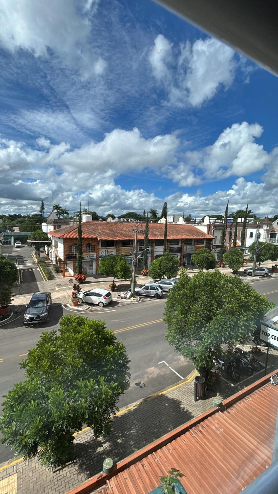 Apto Centrum Holambra/excelente Localizacao *